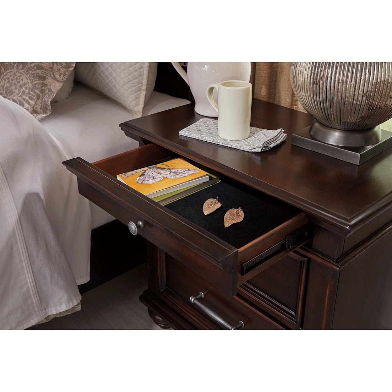 Signature Design by Ashley Furniture Brynhurst Three Drawer Nightstand