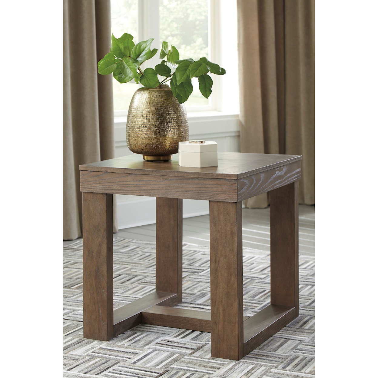 Signature Design by Ashley Furniture Cariton Square End Table