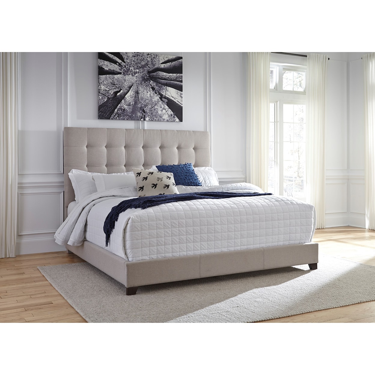 Signature Design by Ashley Dolante King Upholstered Bed