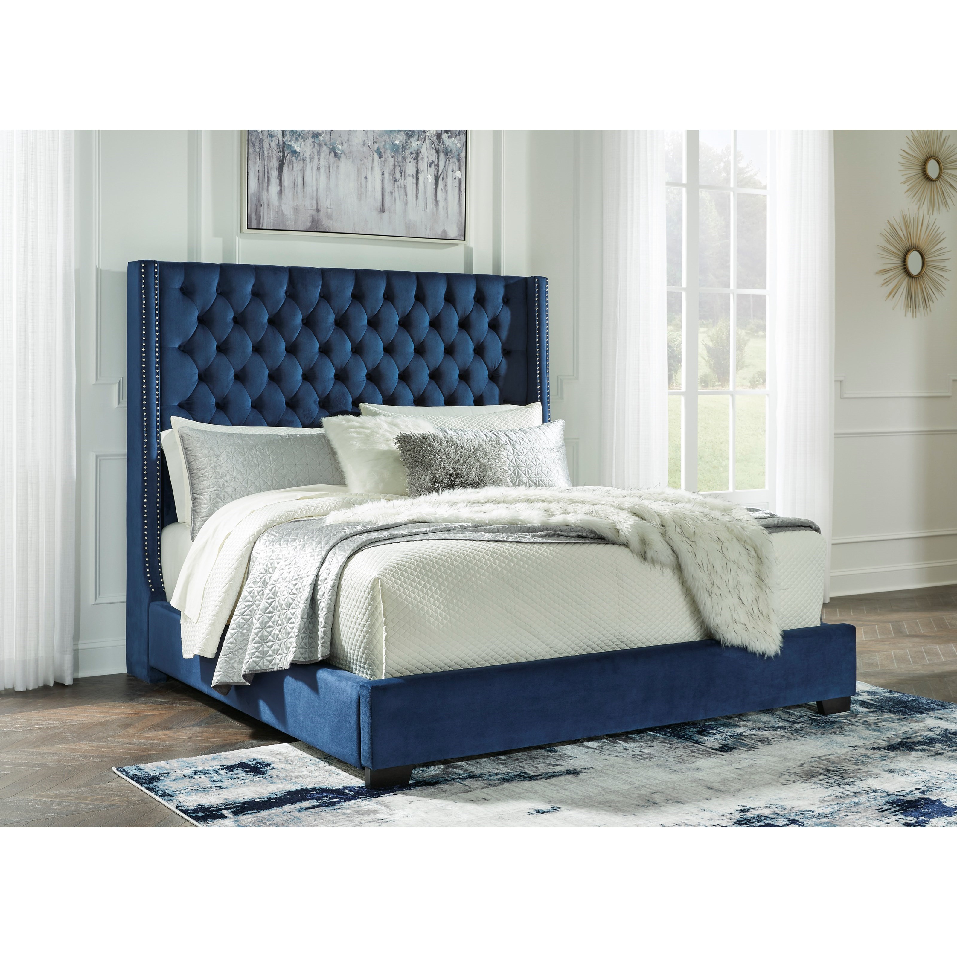 Coralayne queen on sale upholstered bed