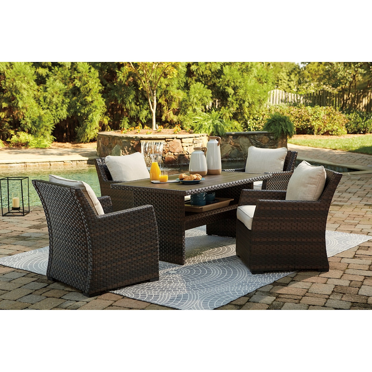 Signature Design Easy Isle Multi-Use Table & 4 Lounge Chairs