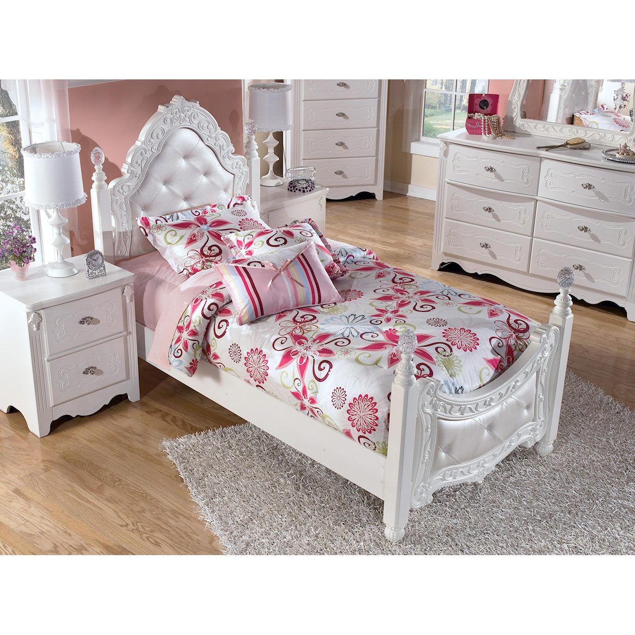 Ashley Furniture Signature Design Exquisite Twin Poster Bed