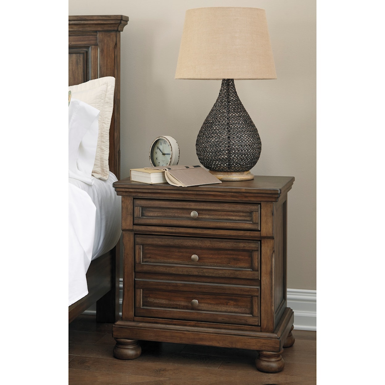 Signature Design Flynnter 2-Drawer Nightstand