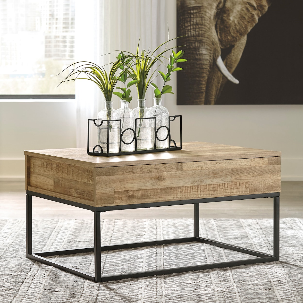 Signature Design Gerdanet Lift Top Cocktail Table