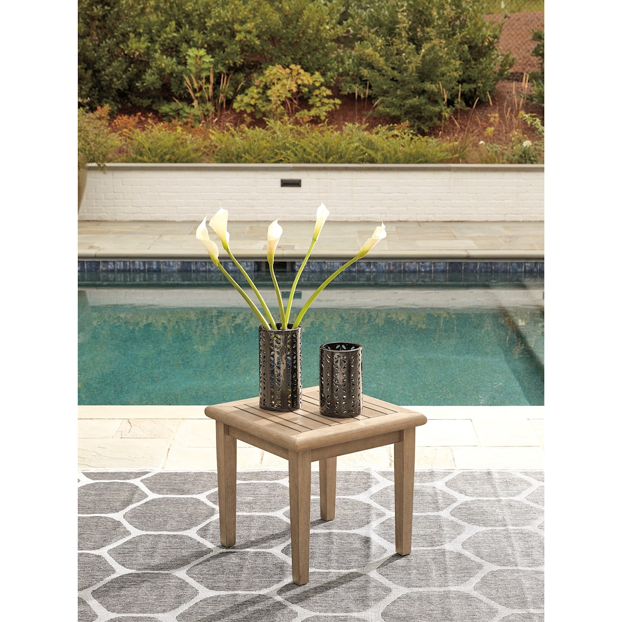Signature Design by Ashley Gerianne Square End Table