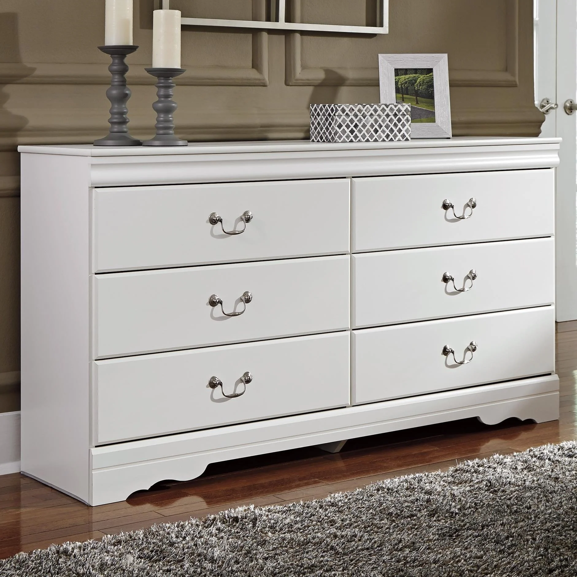 Комоды белый интернет магазин. Комод Anastasia, Ashley Furniture. Комод Huey Vineyard, Ashley Furniture. Комод Дрессер. Комод в американском стиле.
