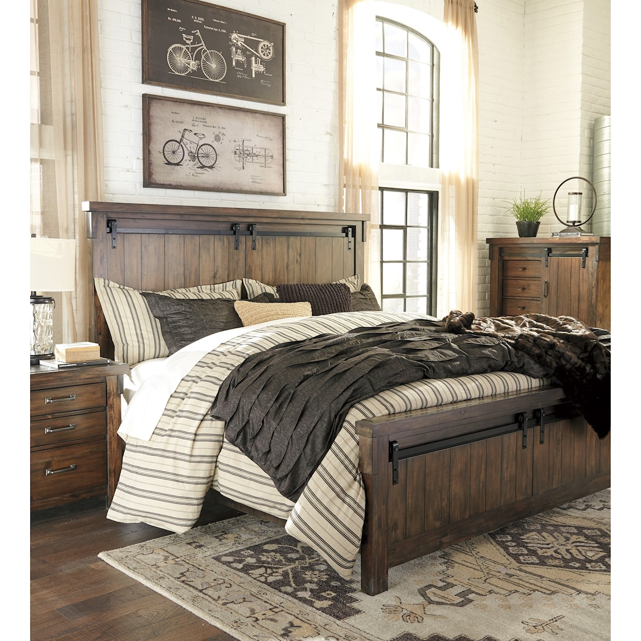 Michael Alan Select Lakeleigh Queen Panel Bed