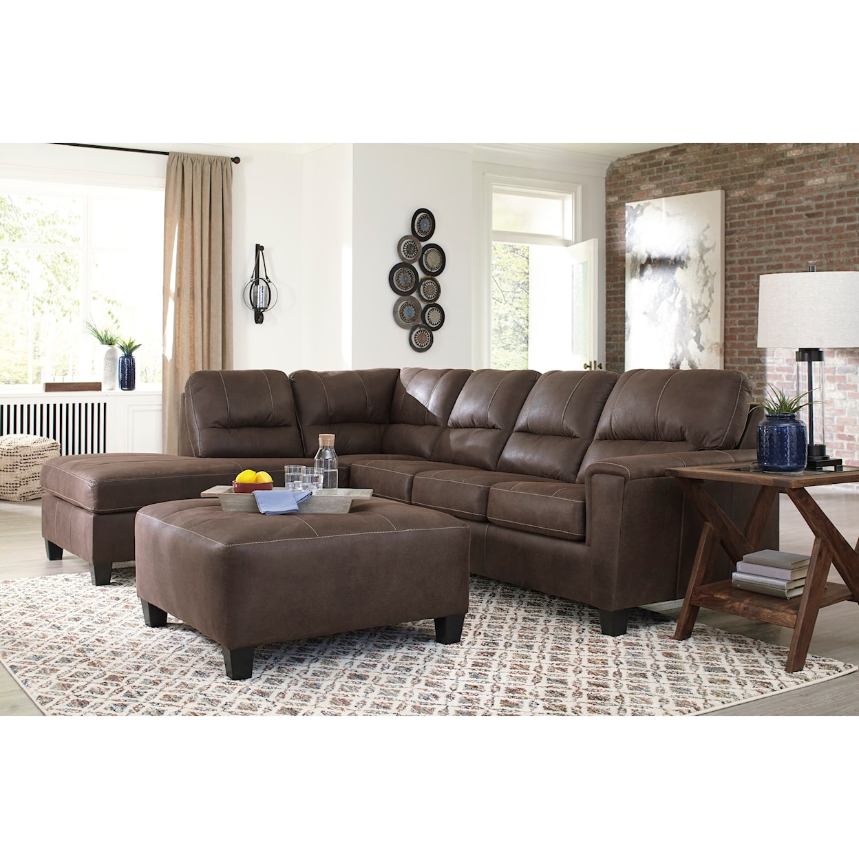 Signature Design by Ashley Navi 2pc Sectional and ottoman
