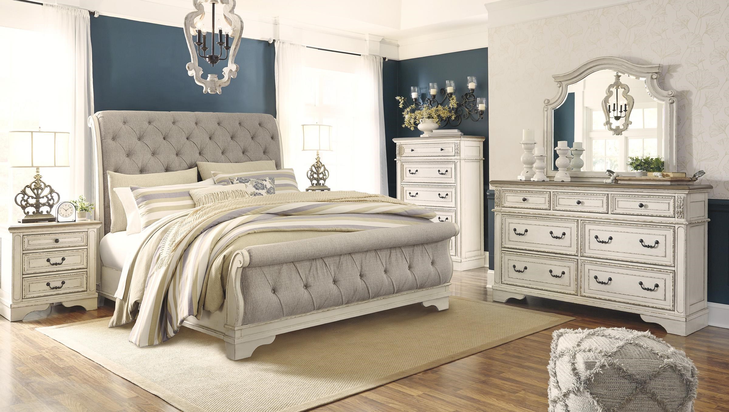 Realyn store sleigh bed