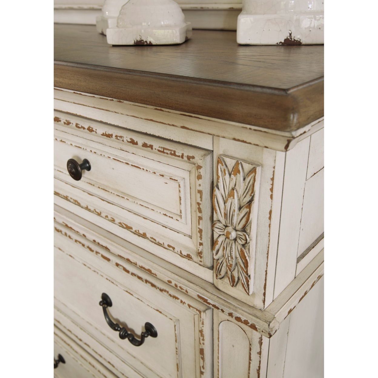 Signature Design by Ashley Realyn Dresser