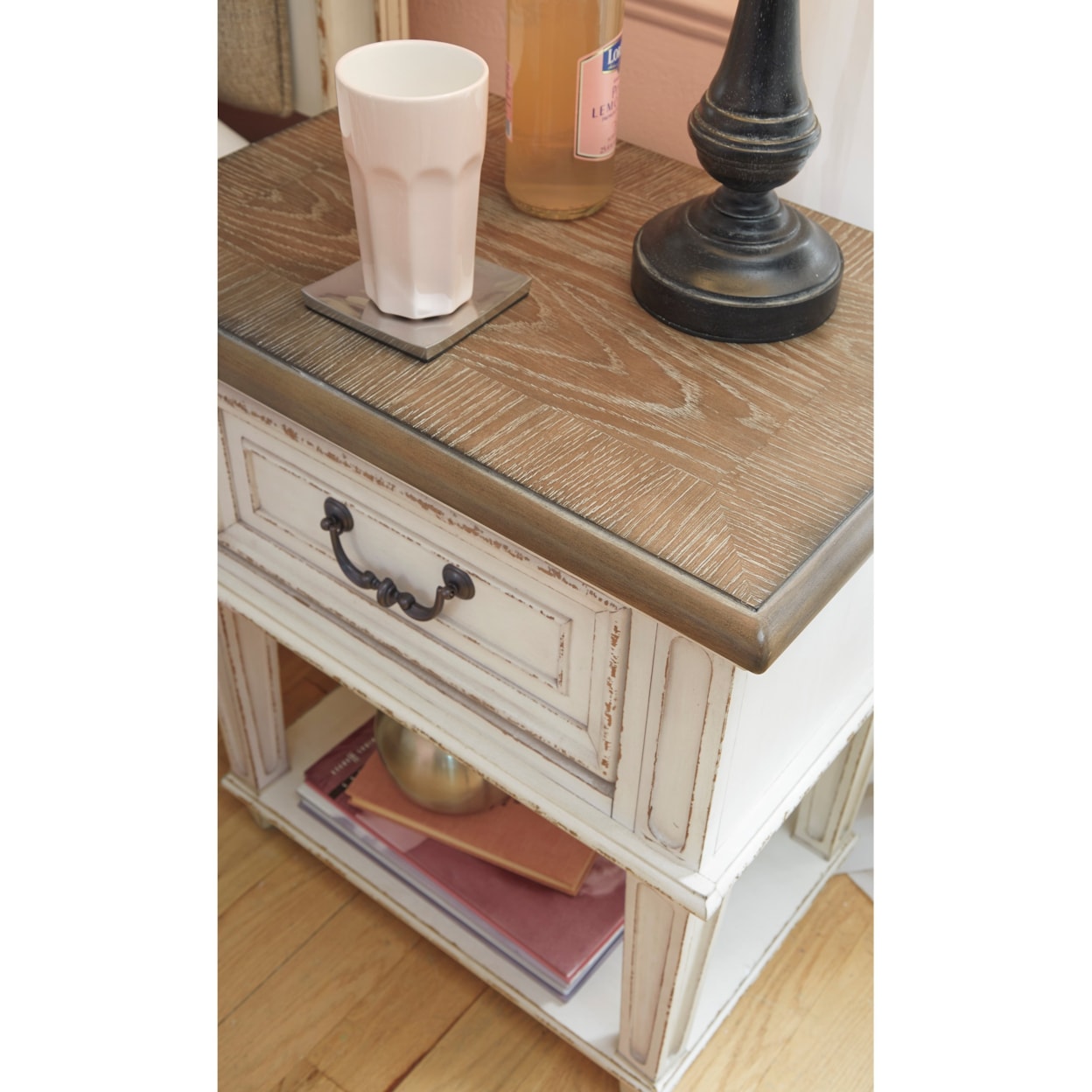 Signature Design by Ashley Realyn 1-Drawer Nightstand