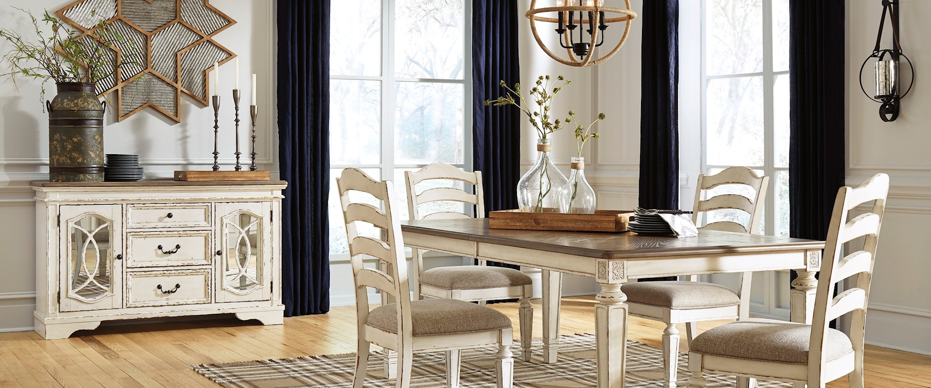 Casual Dining Room Group