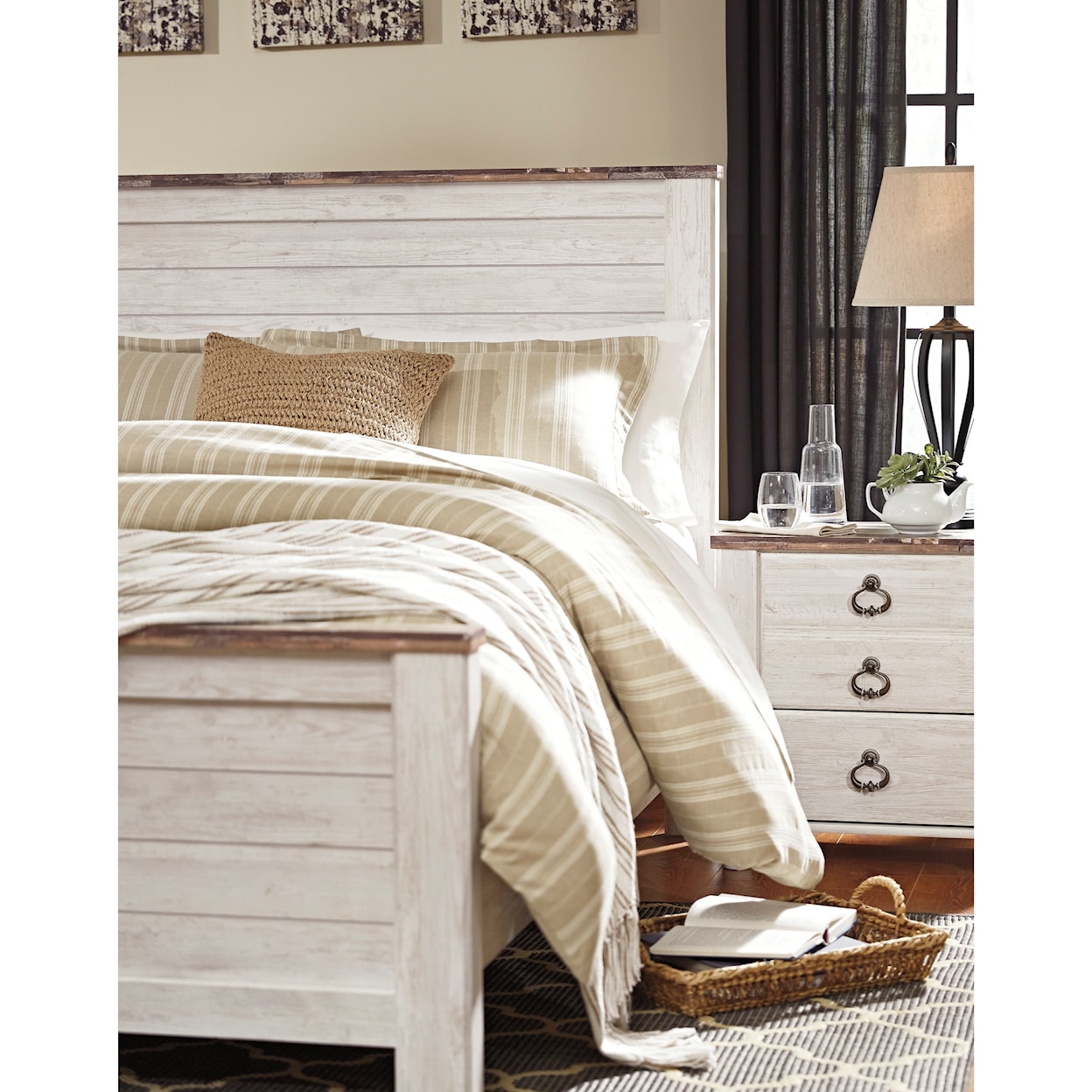 Signature Design by Ashley Willowton King Panel Bed