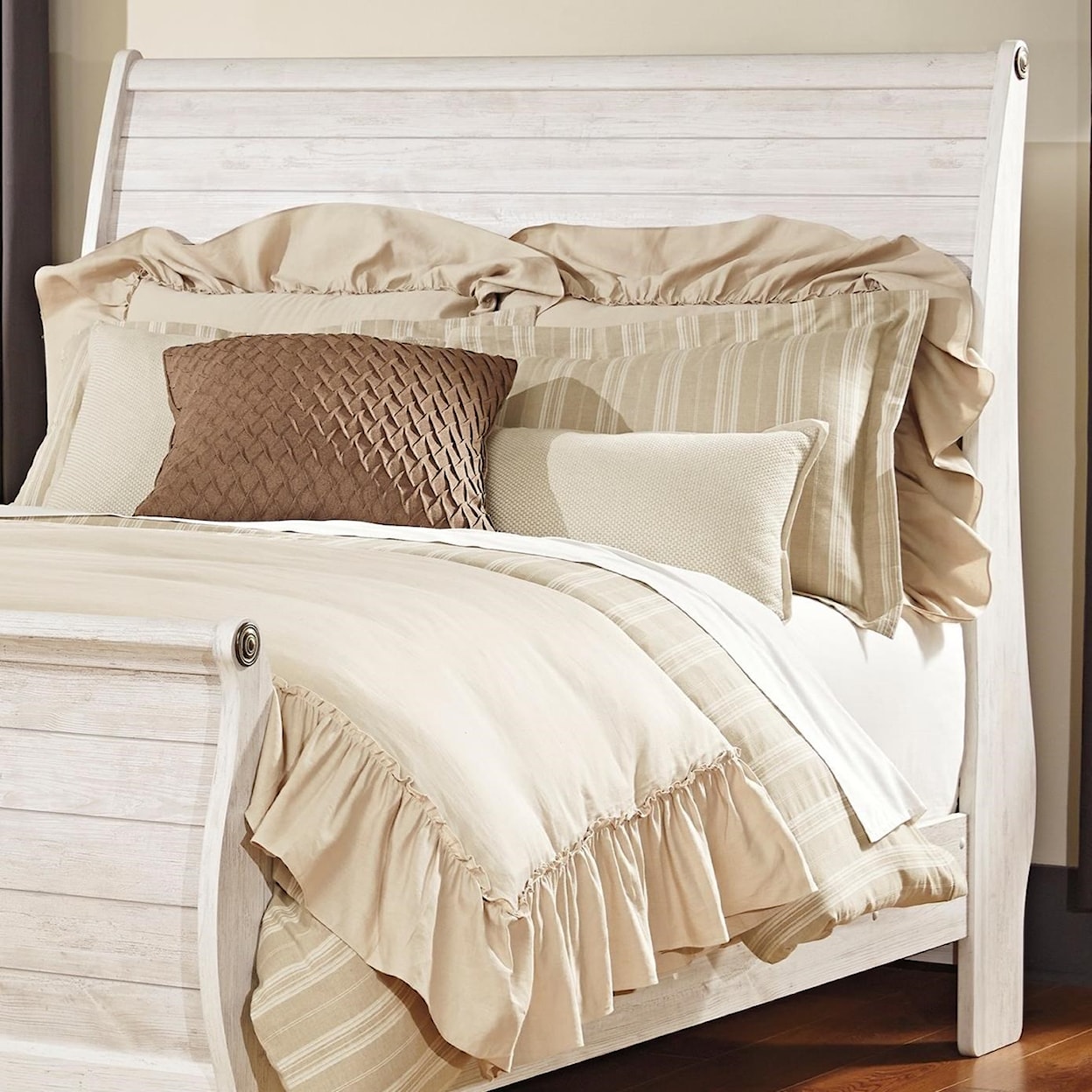 Signature Design by Ashley Furniture Willowton Queen Sleigh Headboard