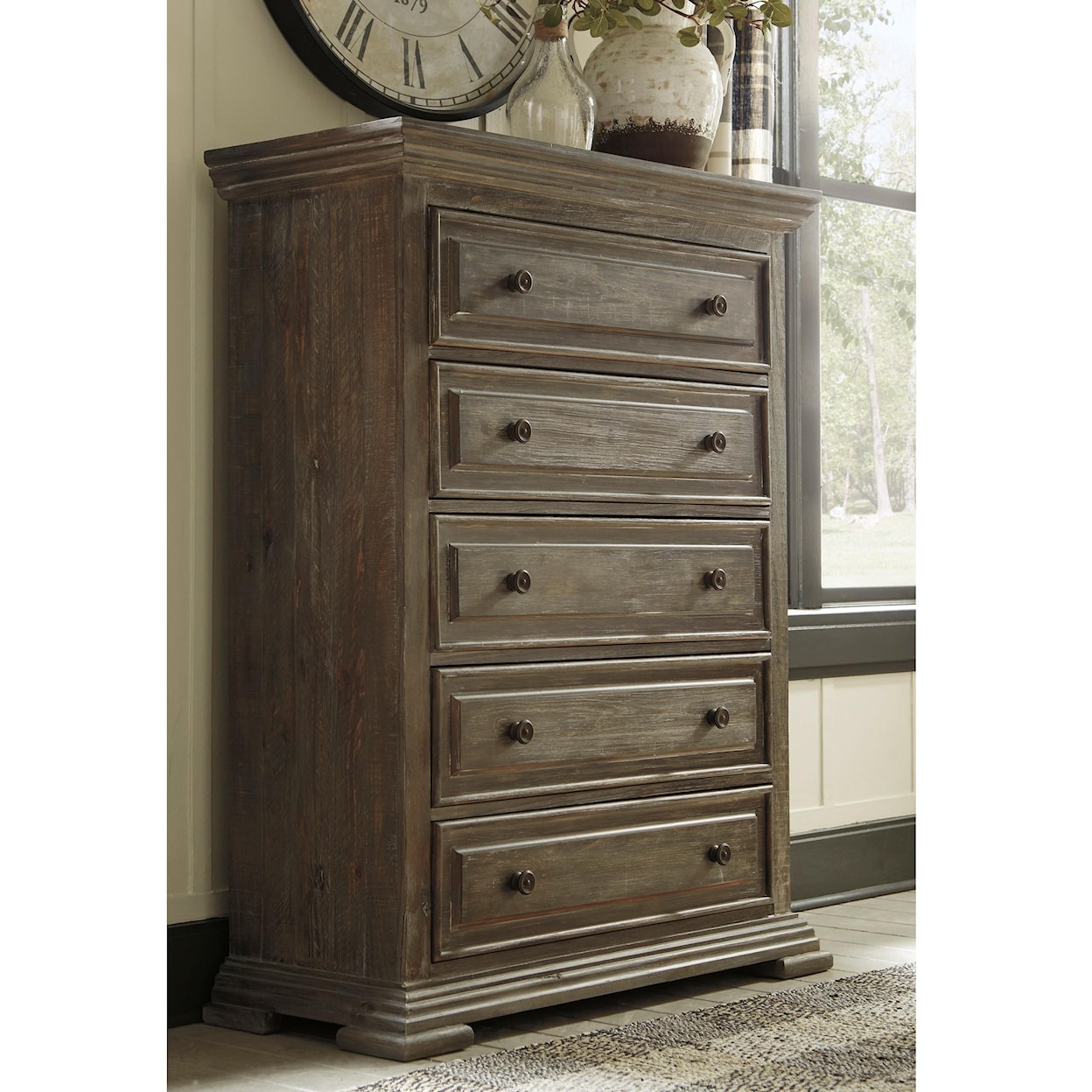 Signature Design by Ashley Wyndahl Five Drawer Chest