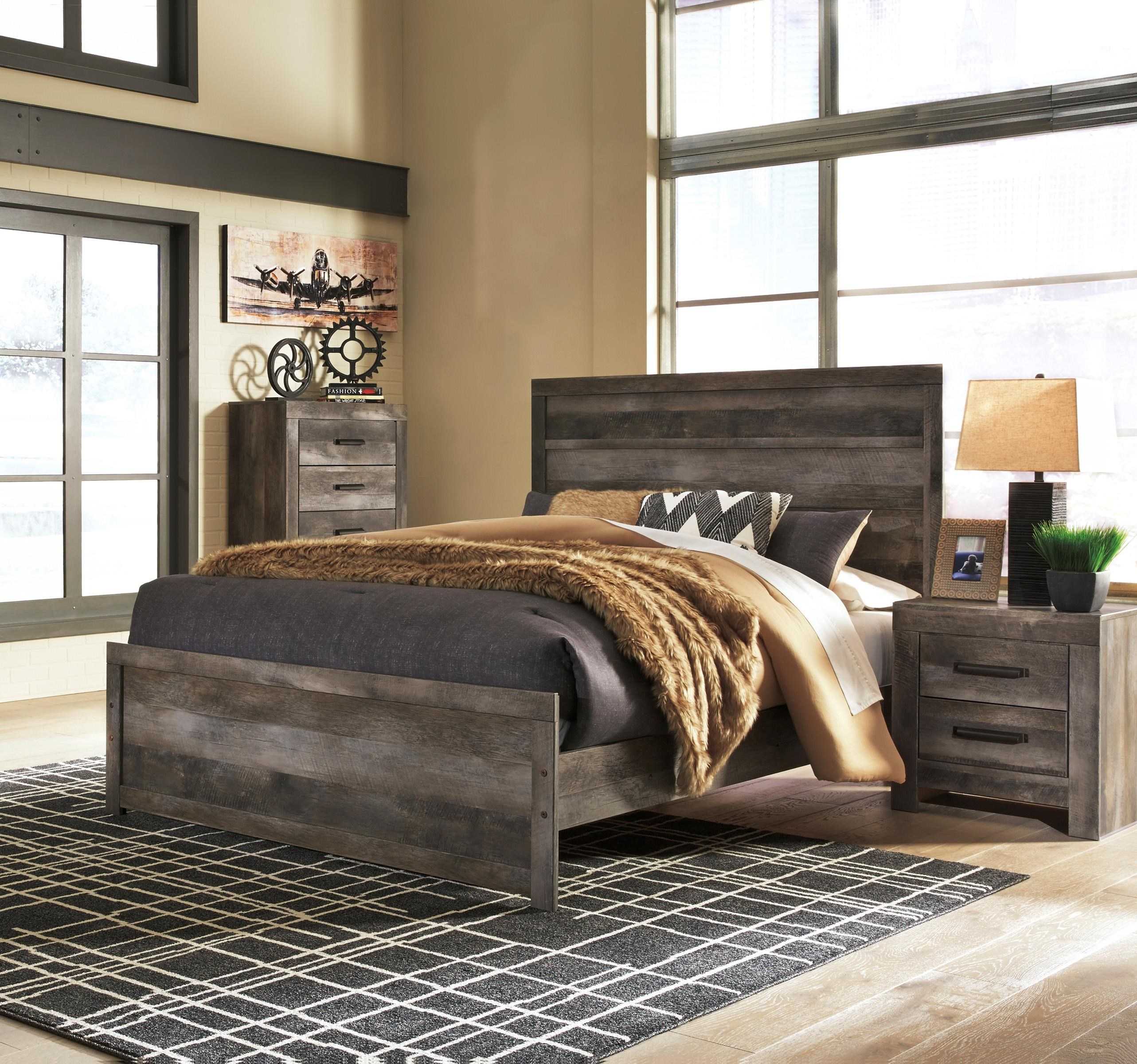 Wynnlow queen top panel bed