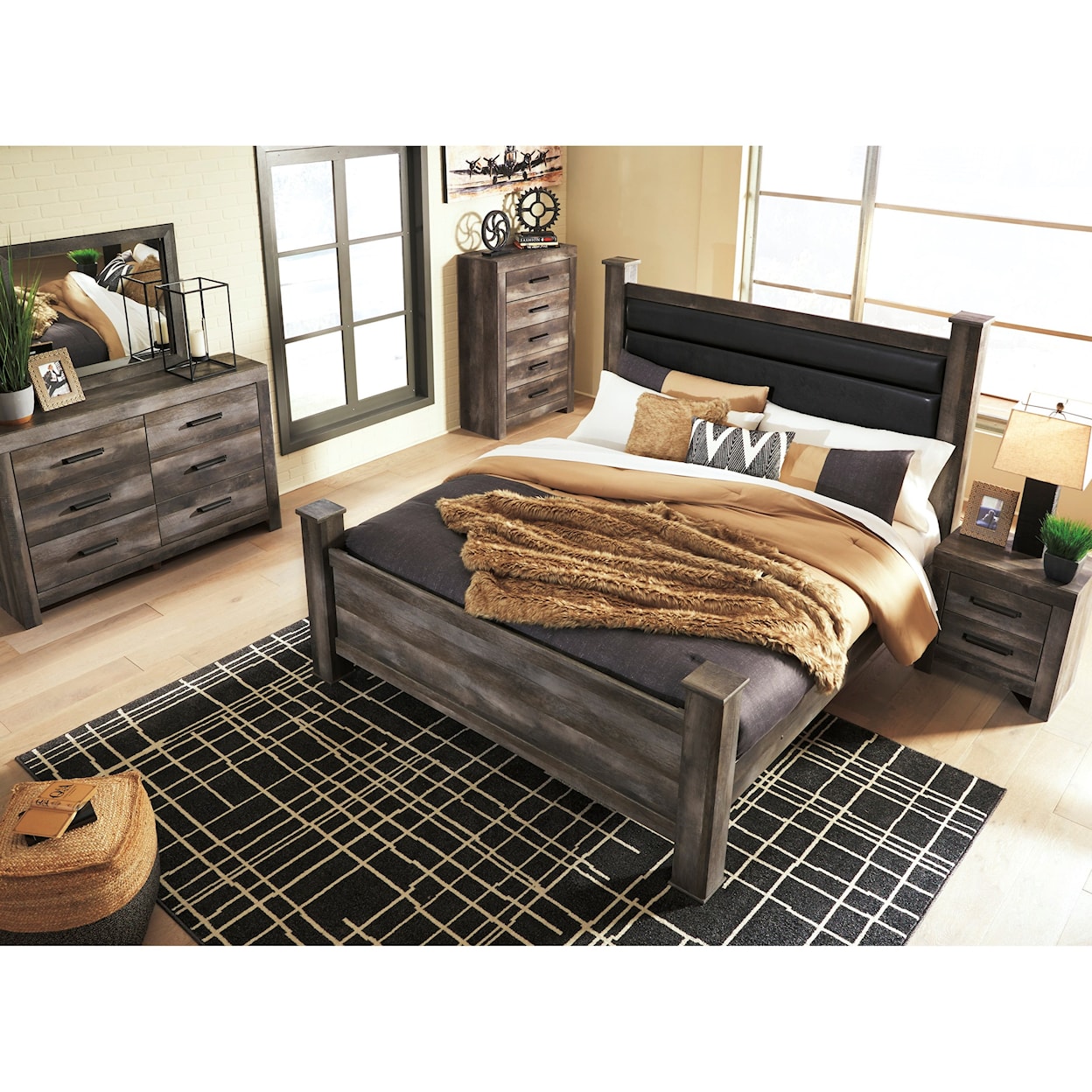 Ashley Furniture Signature Design Wynnlow King Poster Bed