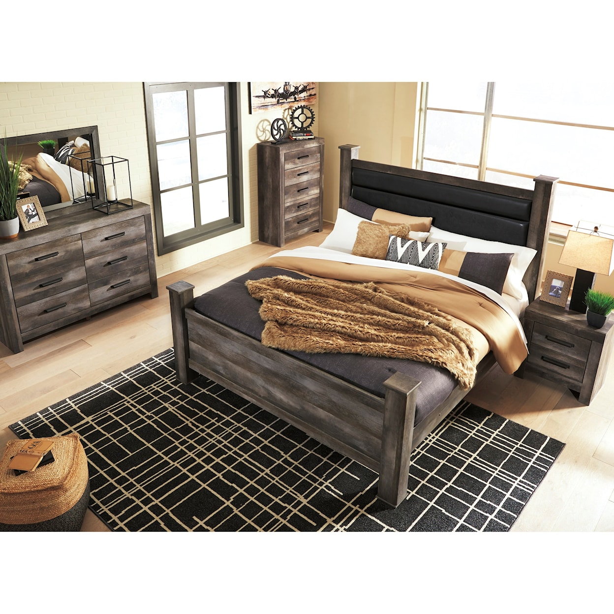 Signature Design by Ashley Furniture Wynnlow King Poster Bed