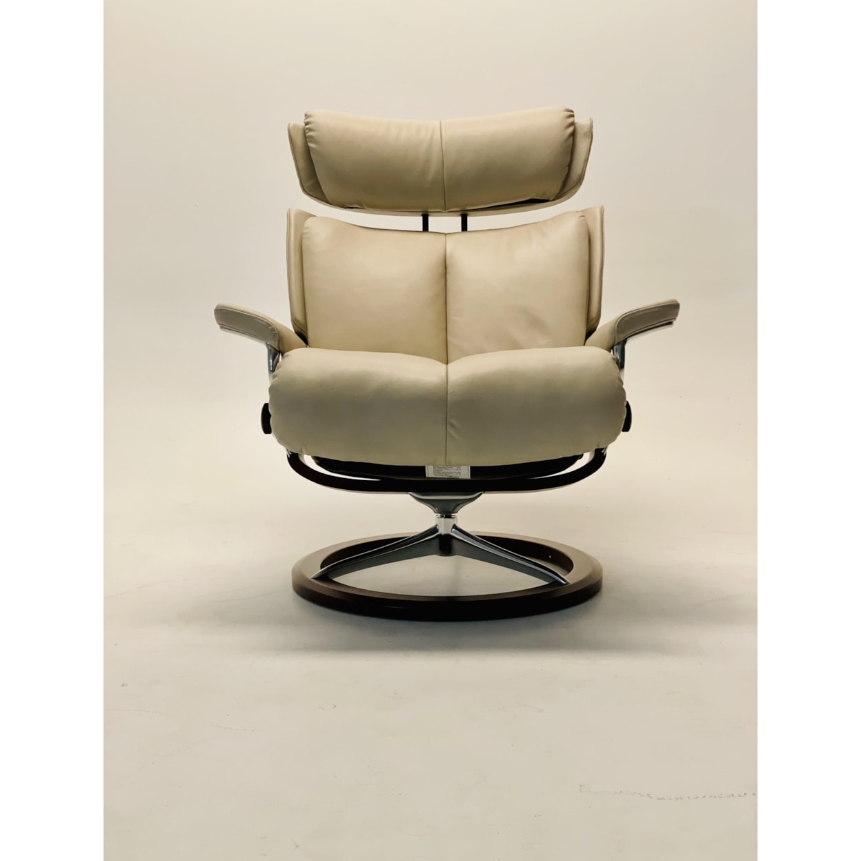 Stressless Magic 1143315-40 Medium Medium Magic Chair with Signature ...