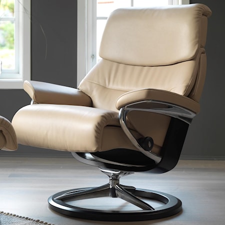 Large Reclining Chair with Signature Base