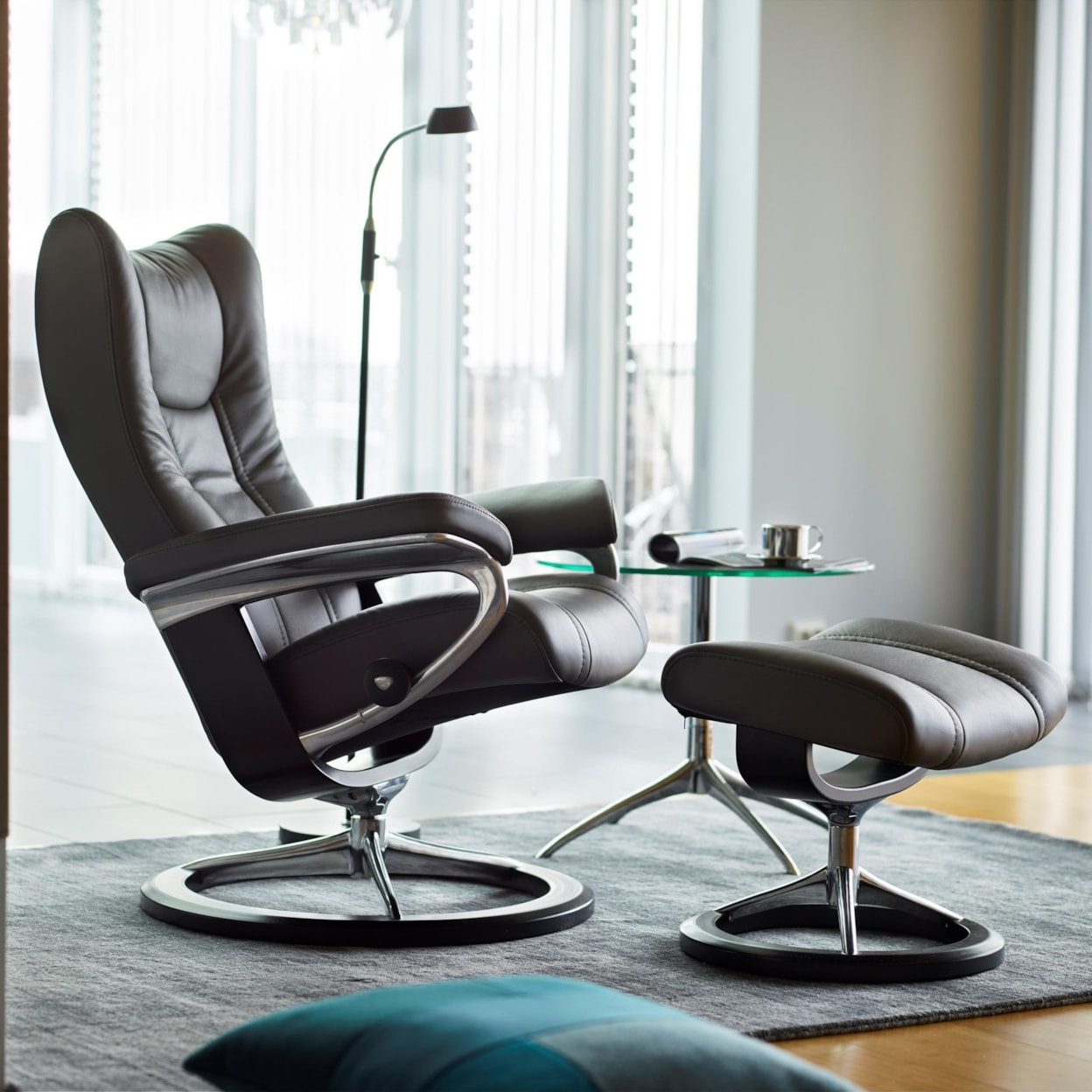 Stressless by Ekornes Wing Medium Chair & Ottoman with Signature Base