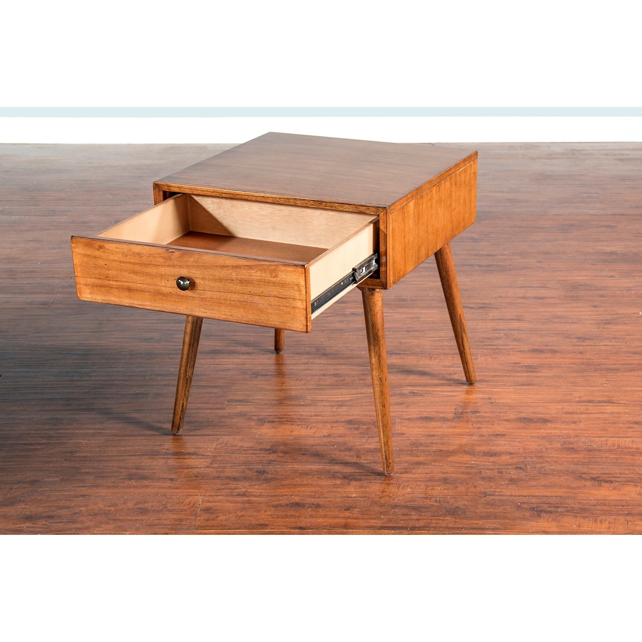 Sunny Designs American Modern End Table