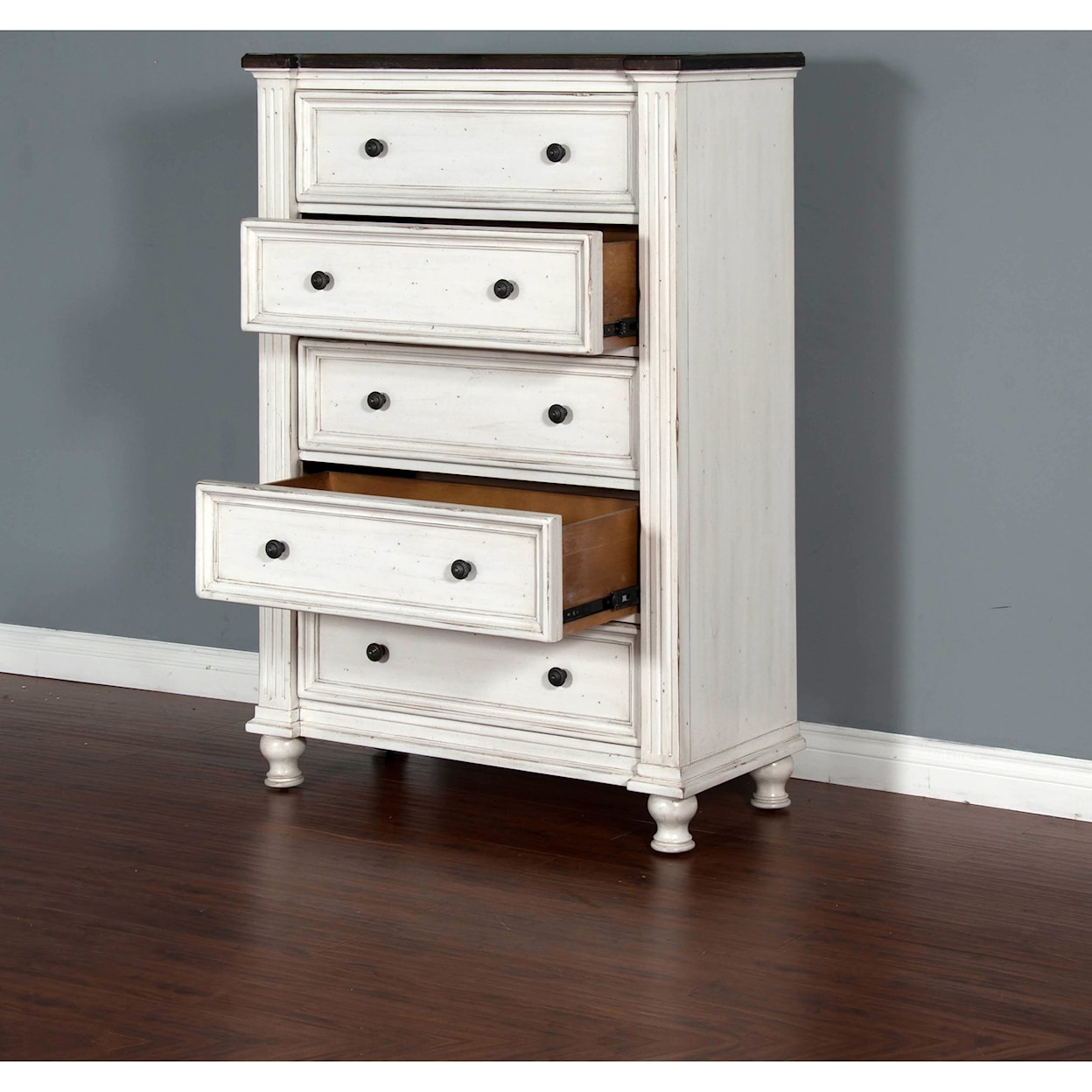 Sunny Designs Carriage House Chest