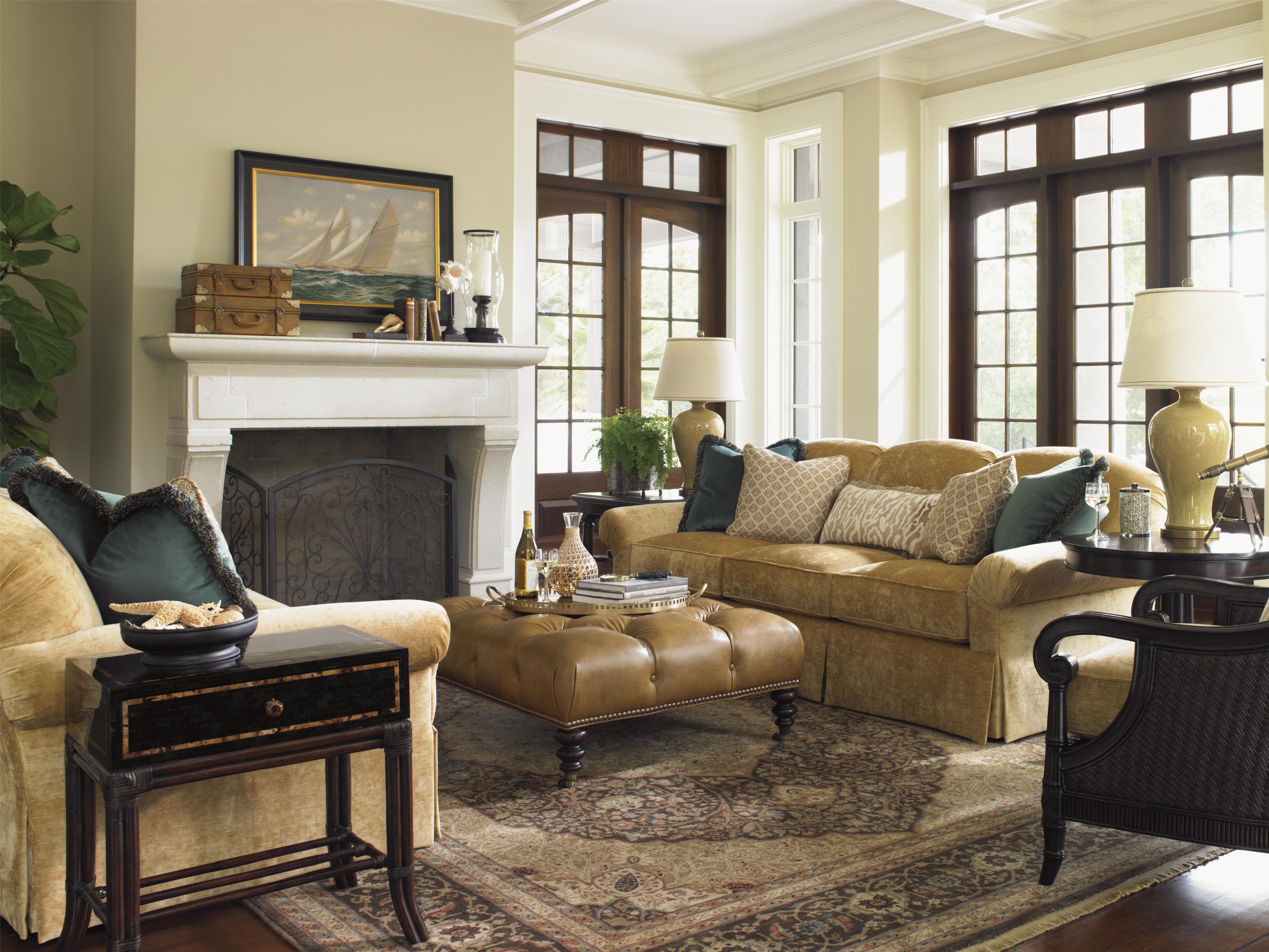 Victoria Cocktail Ottoman