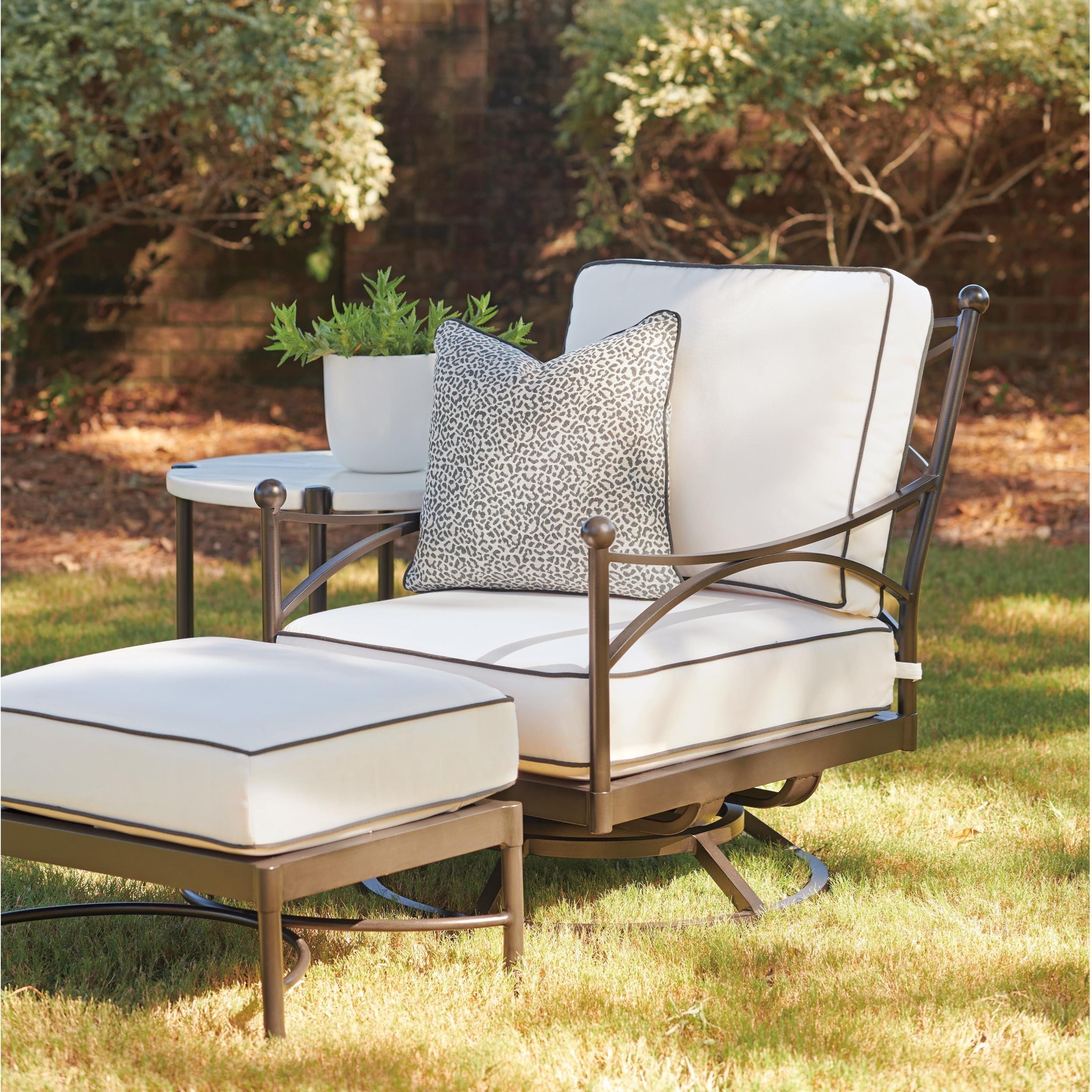 Tommy Bahama Outdoor Living Pavlova Swivel Lounge Chair