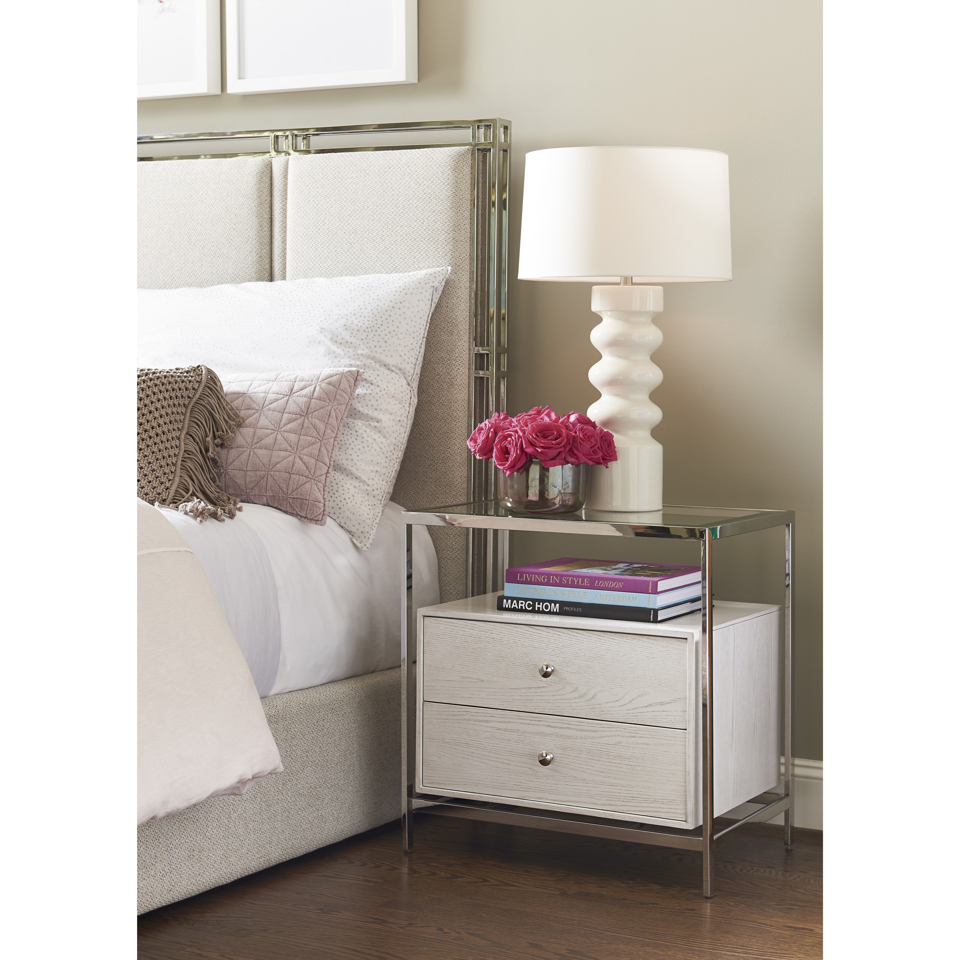【限定価格セール！】 Universal Glass with Nightstand 2-Drawer Glam 827350 Paradox 洋書