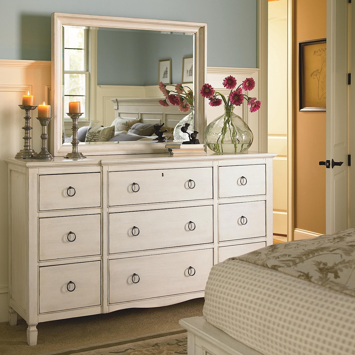 Universal Summer Hill Dresser and Mirror Set