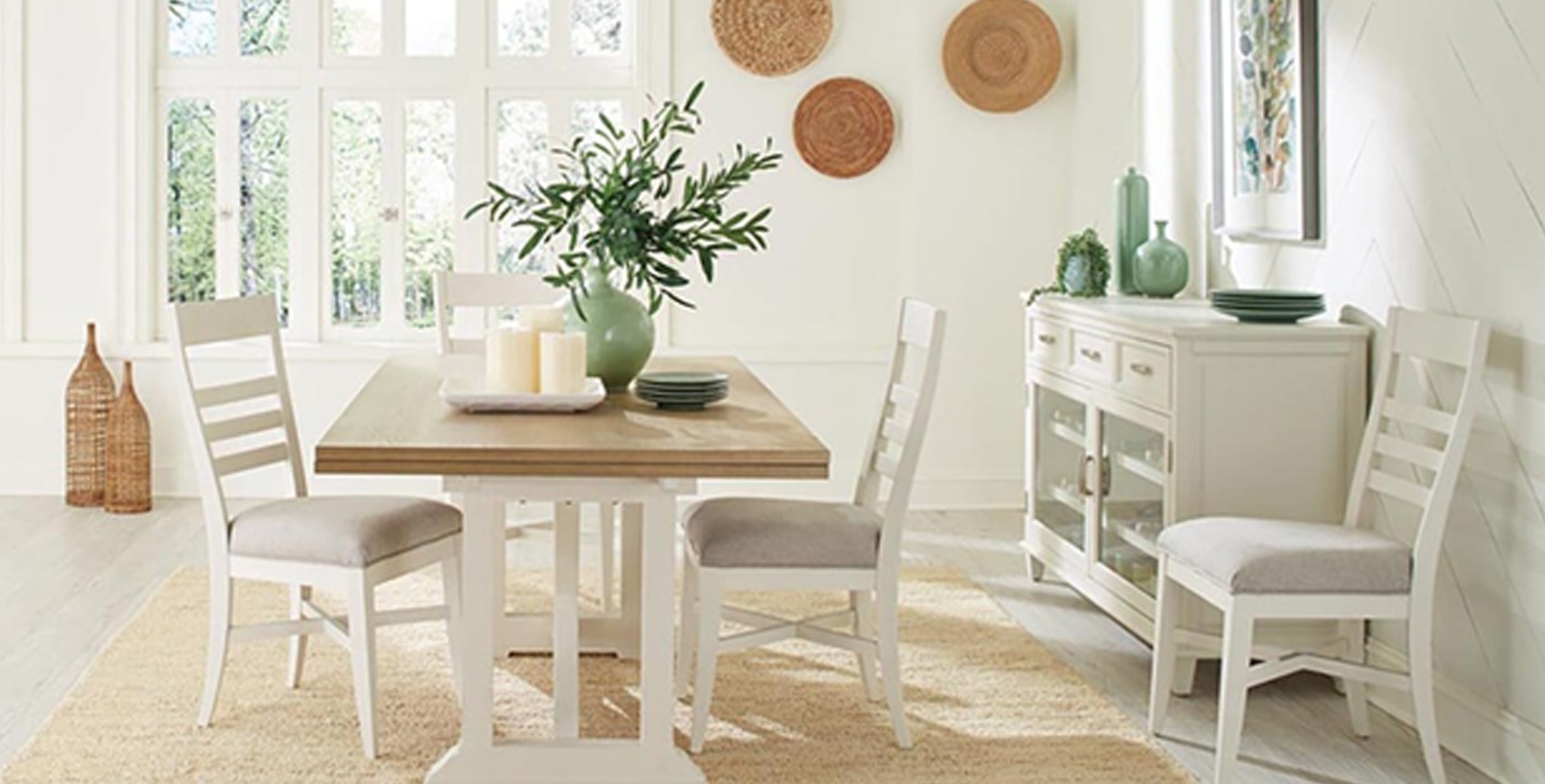 How to Decorate Your Dining Room Table