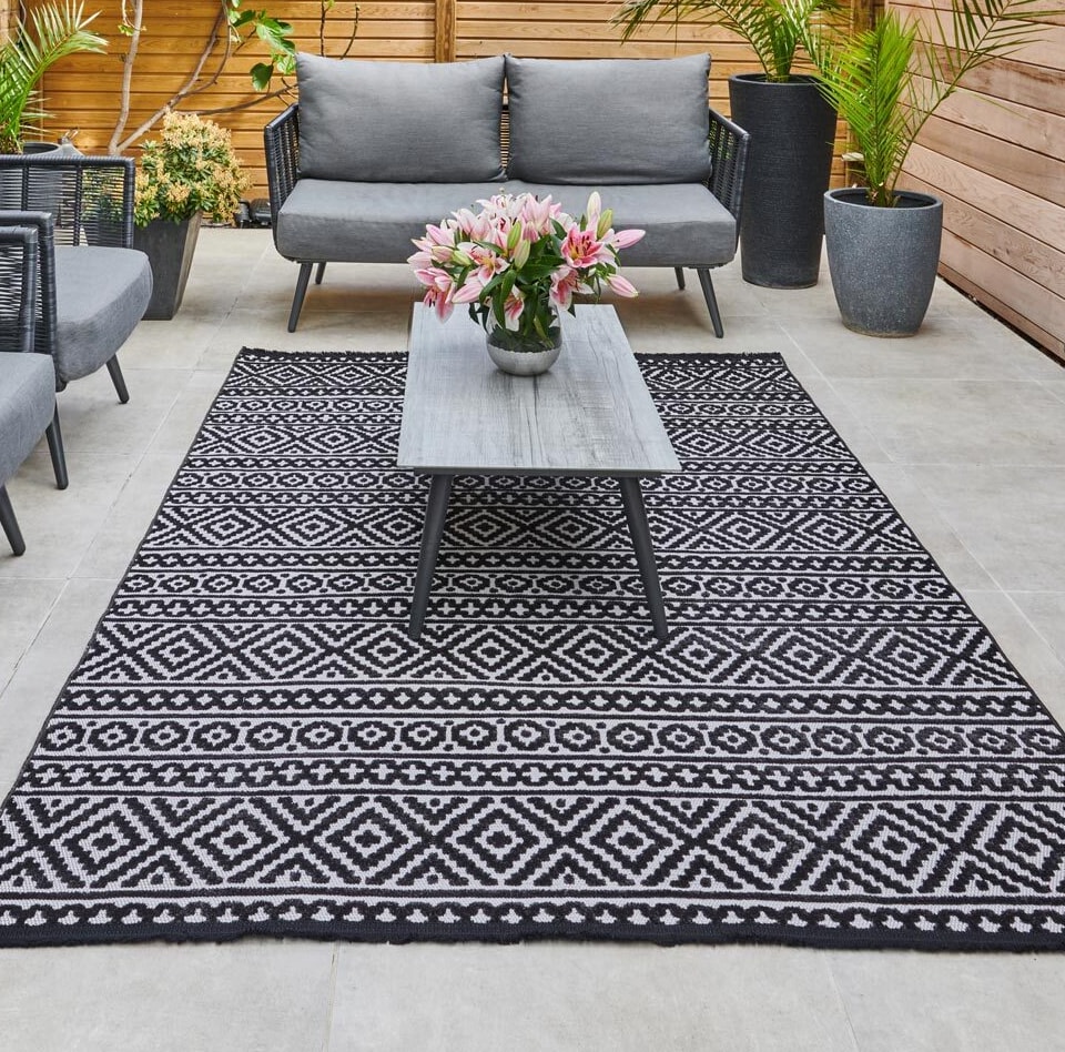 outdoor rug