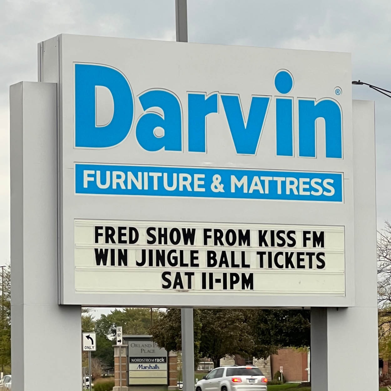 Oct 14th 2023 - Darvin Furniture hosts event with 103.5 KissFM and the Fred Show