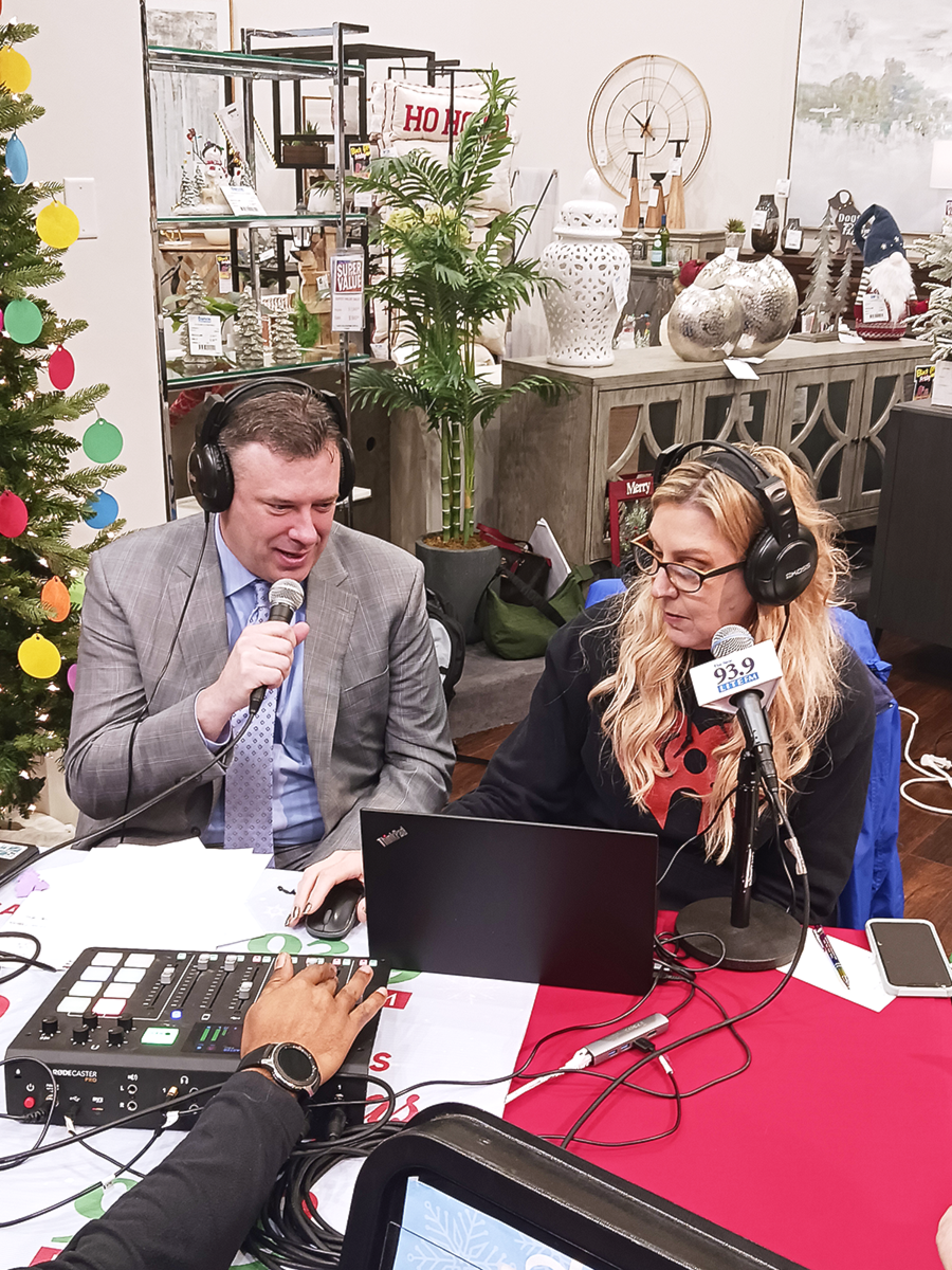 2022 - Black Friday at Darvin Furniture & Mattress with 93.9 LiteFM Robin Rock playing Holiday Music and speaking with Will Harris, President of Darvin