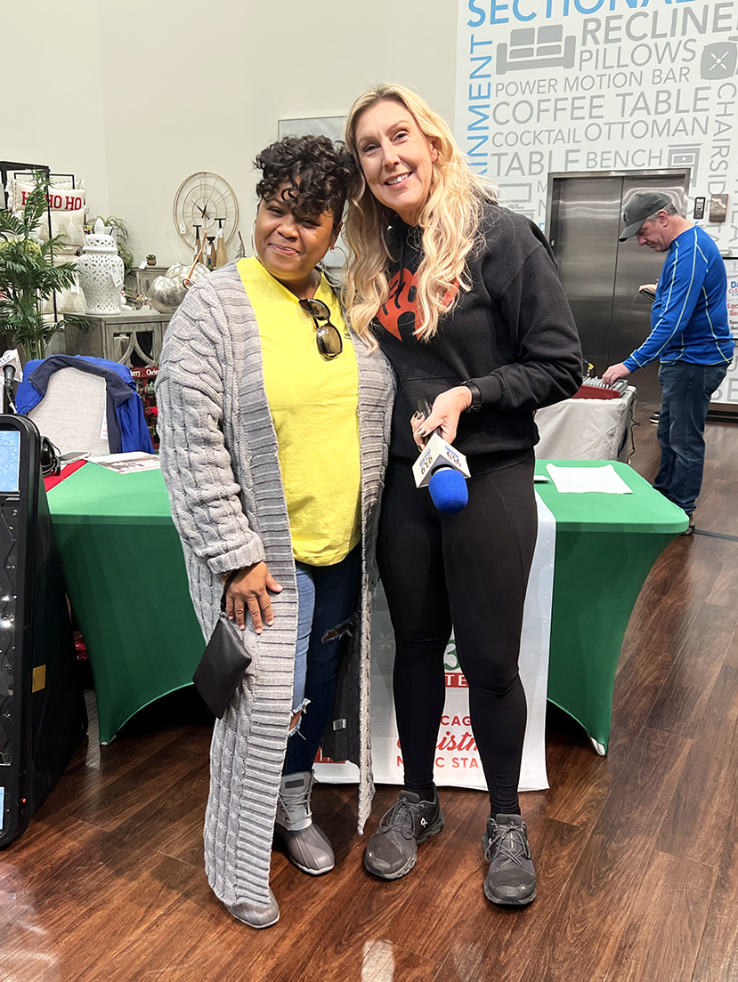 2022 - Black Friday at Darvin Furniture & Mattress with 93.9 LiteFM Robin Rock - Holiday Music