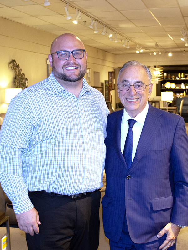 Bonefish Manager and Steve Darvin at 2019 Wine Tasting Popup Workshop at Darvin Furniture & Mattress