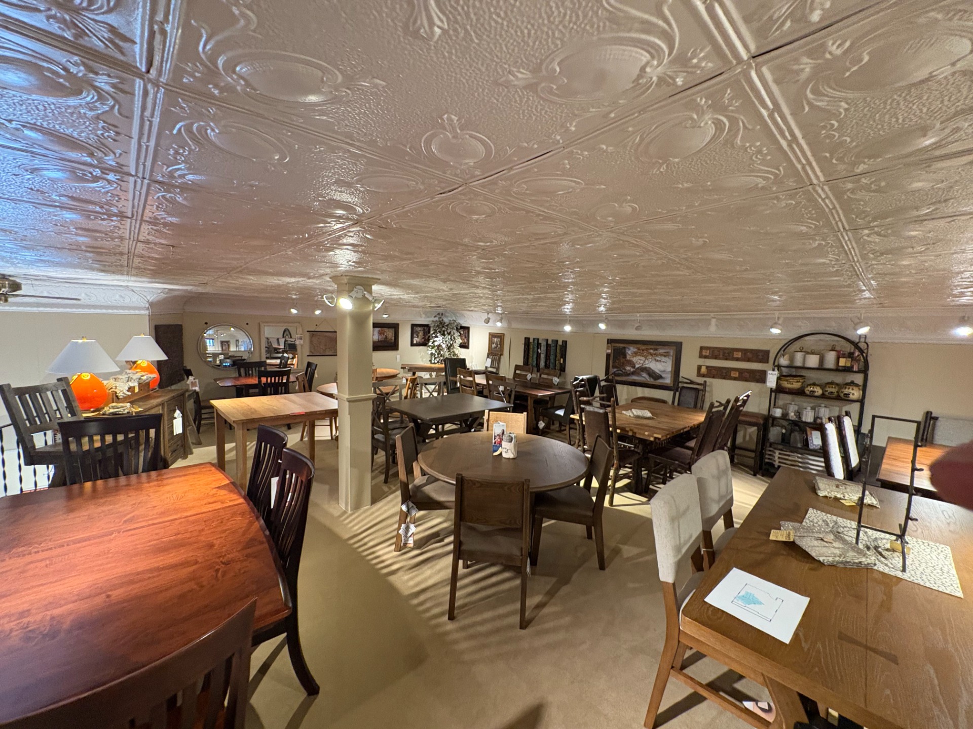 Featured Dining Room Group