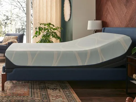 Adjustable base for mattress
