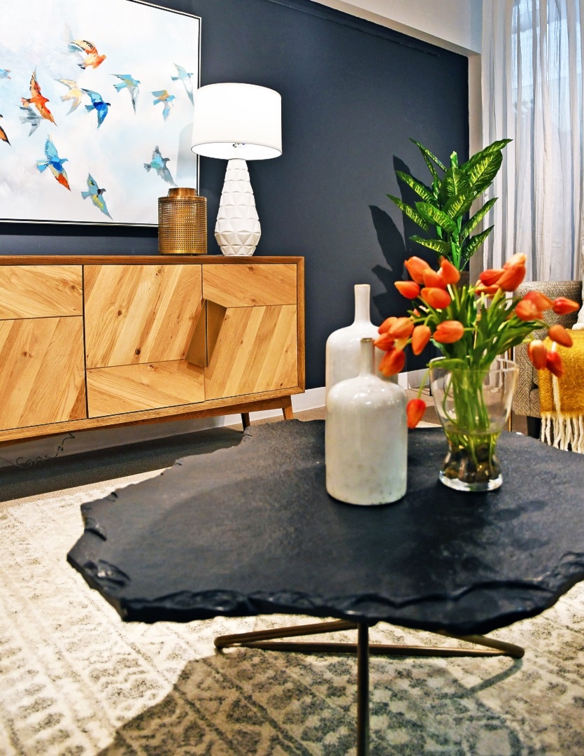Console and Coffee Table with Tulips