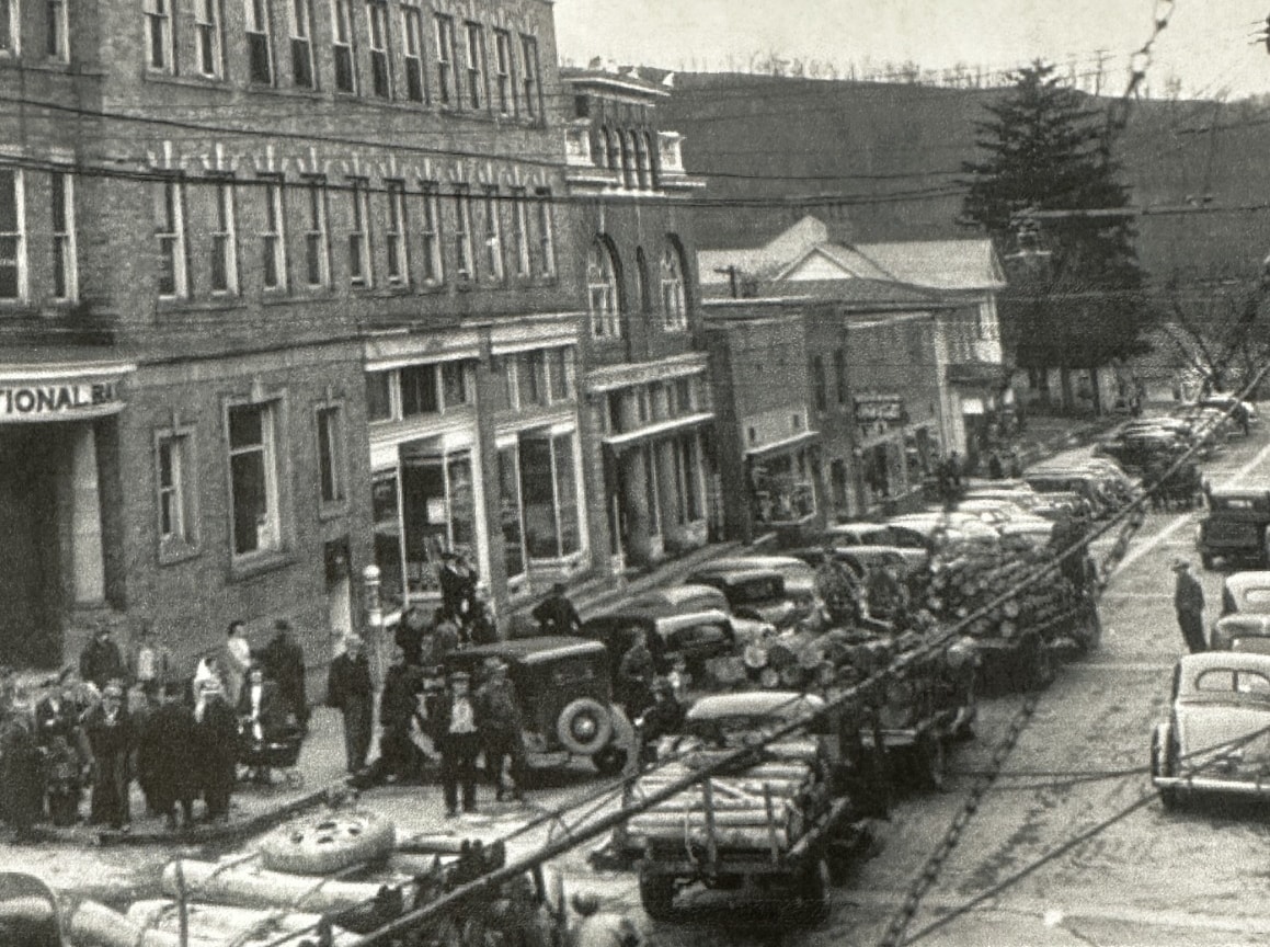 Black and white photo a busy downtown street