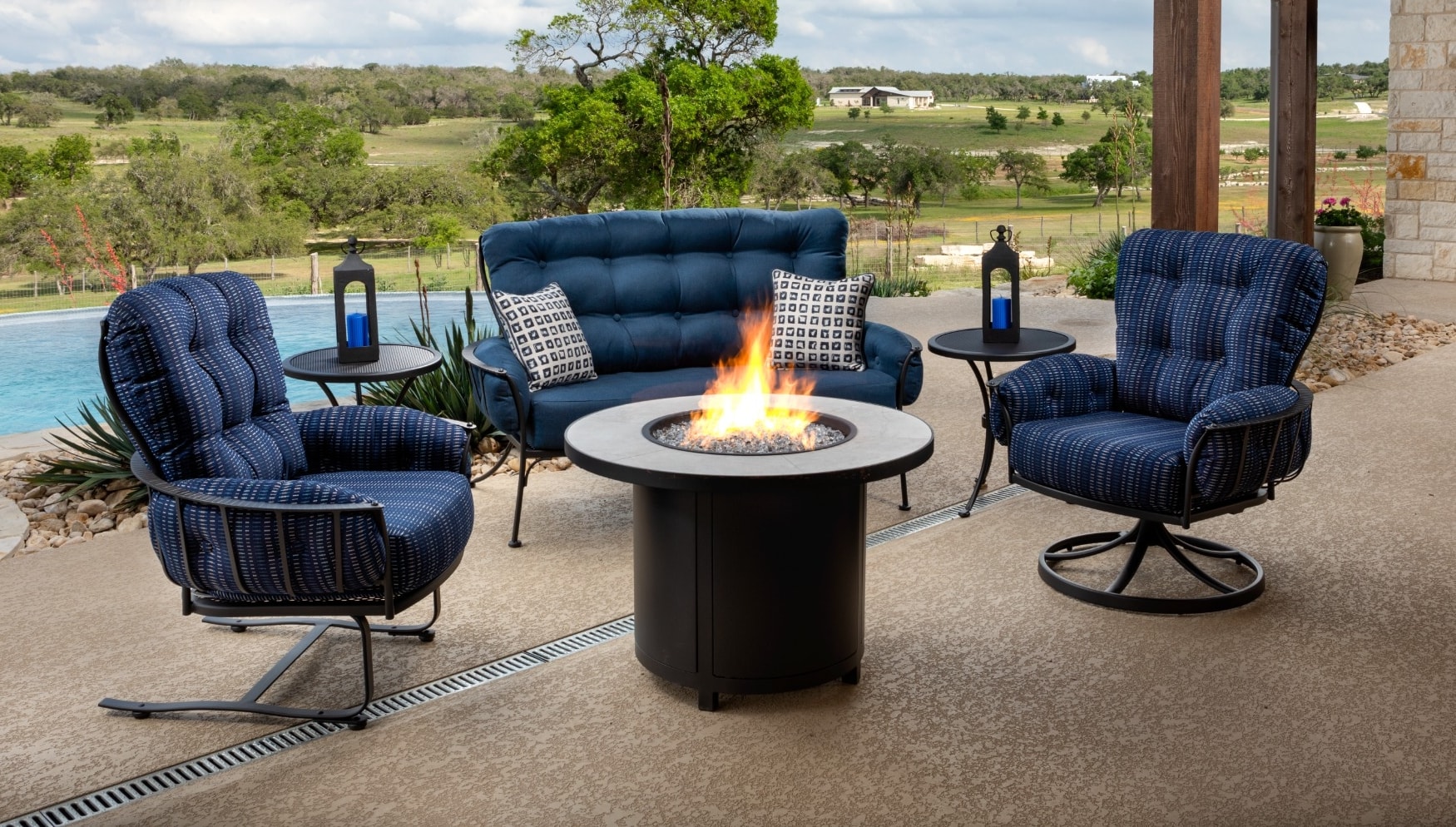 Traditional Patio Furniture