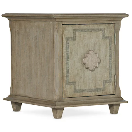 Transitional Poltrona 1-Door Chairside Chest