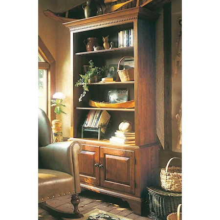 Bookcase with Two Doors and Three Shelves