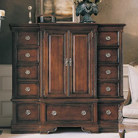The Manor Chest with Eight Drawers